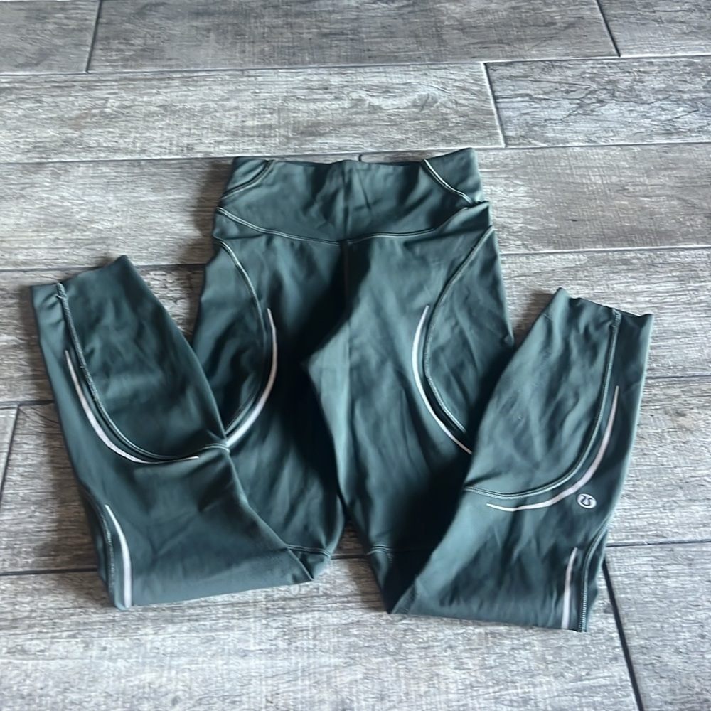 Green lululemon leggings